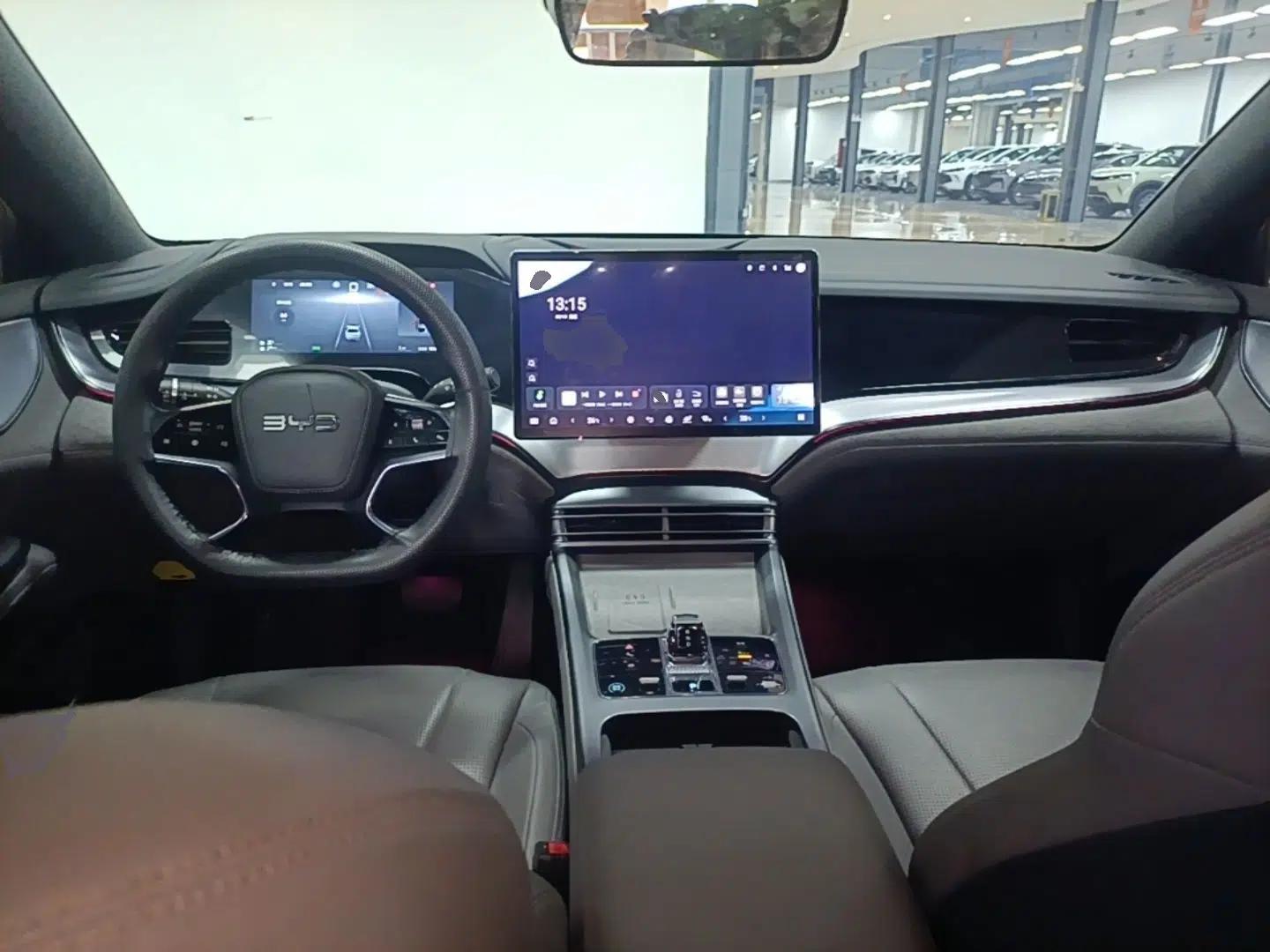 BYD Seal 07 DM-i 2025 DM-i 1.5L 125km Luxury Model — миниатюра 13