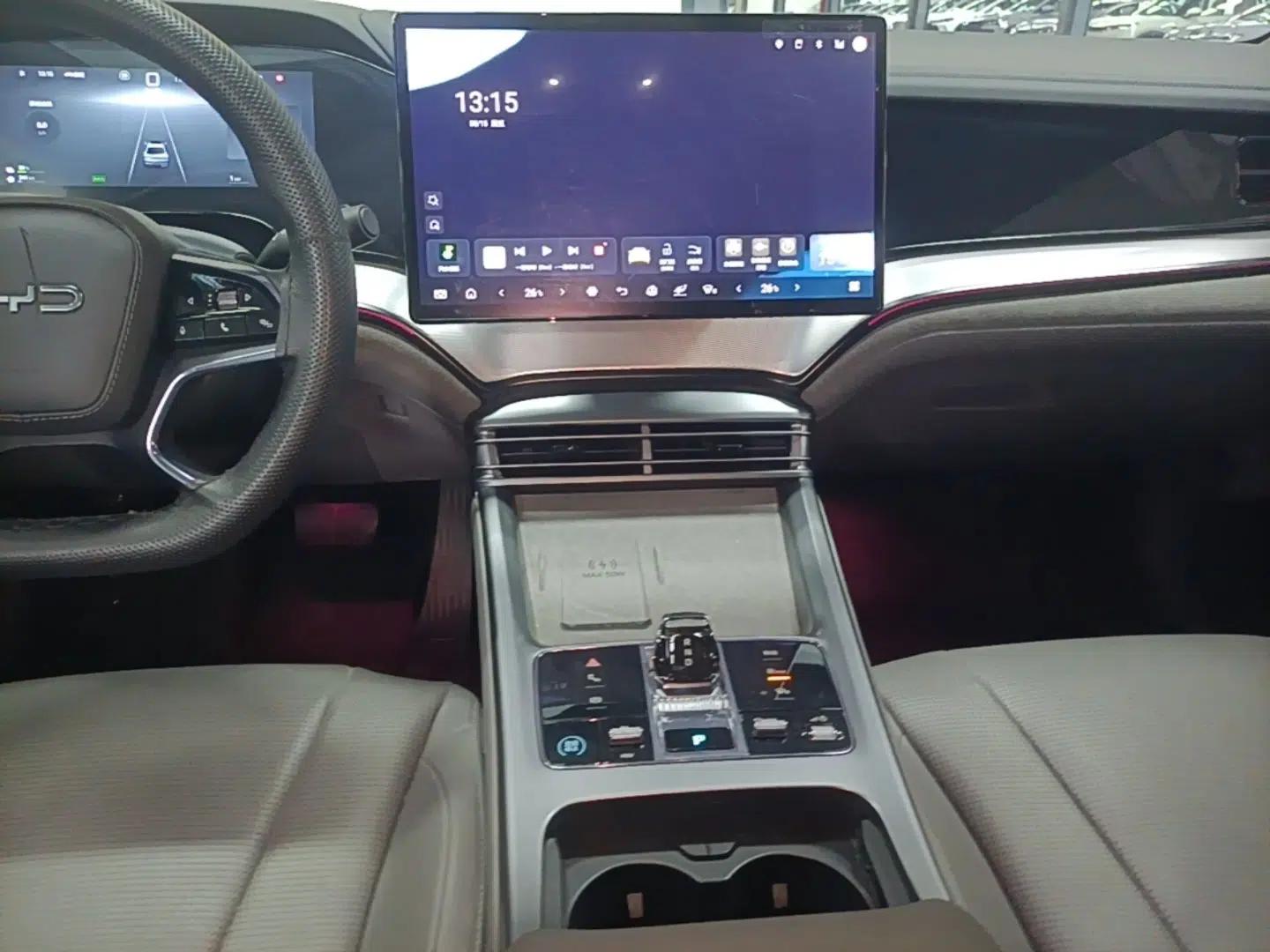 BYD Seal 07 DM-i 2025 DM-i 1.5L 125km Luxury Model — миниатюра 16