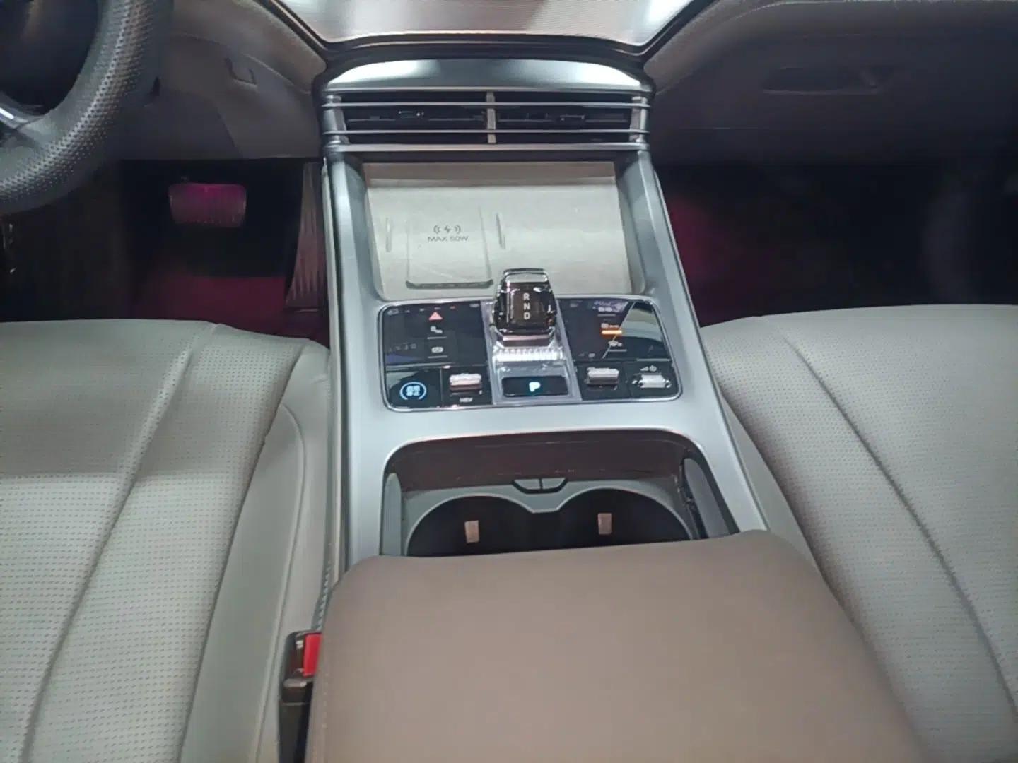 BYD Seal 07 DM-i 2025 DM-i 1.5L 125km Luxury Model — миниатюра 17