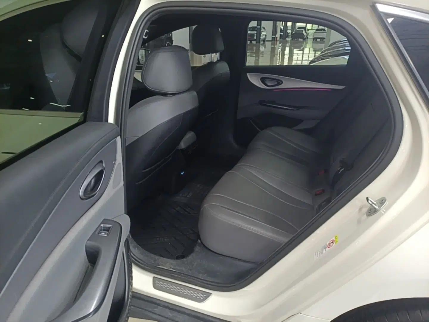 BYD Seal 07 DM-i 2025 DM-i 1.5L 125km Luxury Model — миниатюра 20