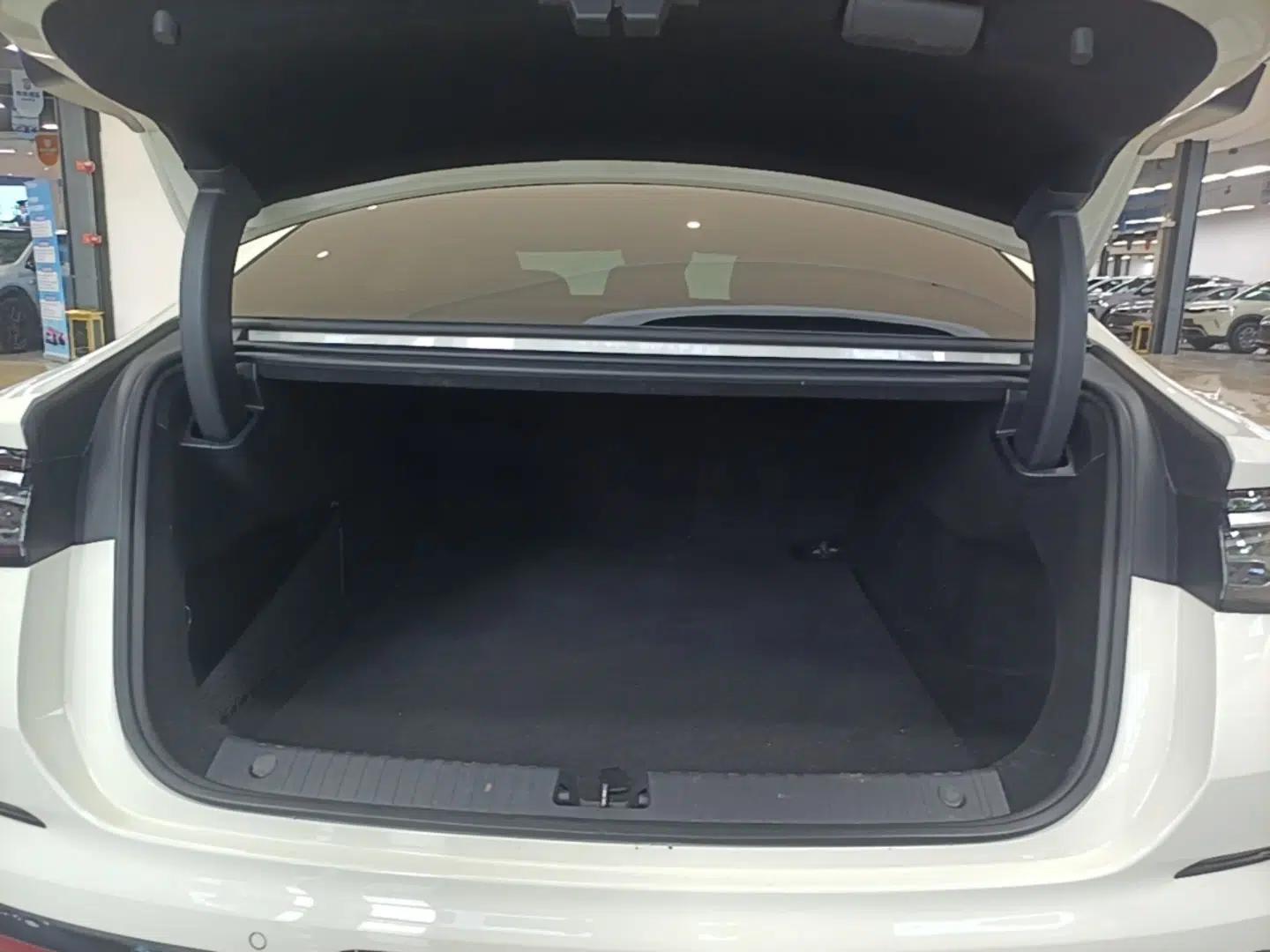 BYD Seal 07 DM-i 2025 DM-i 1.5L 125km Luxury Model — миниатюра 22