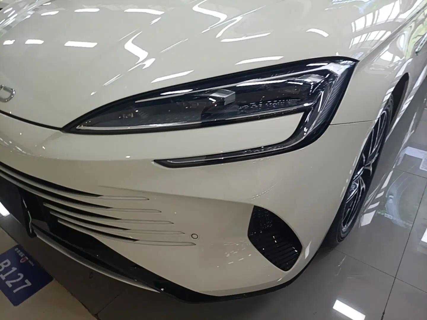 BYD Seal 07 DM-i 2025 DM-i 1.5L 125km Luxury Model — миниатюра 9