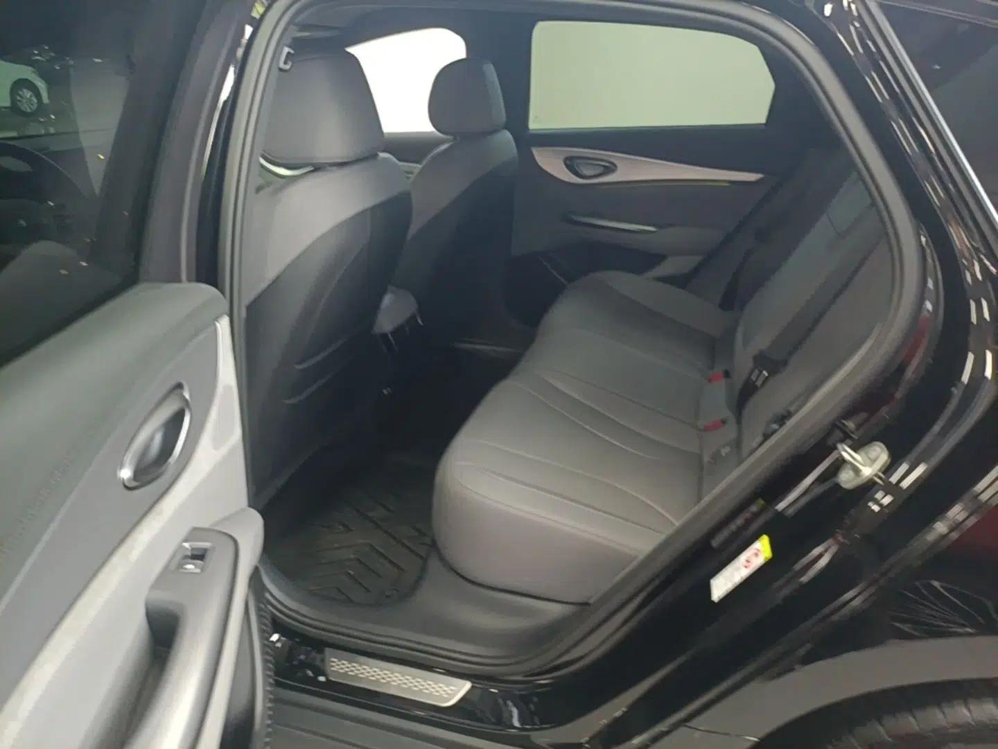 BYD Seal 07 DM-i 2025 DM-i 1.5L 125km Luxury Model — миниатюра 20