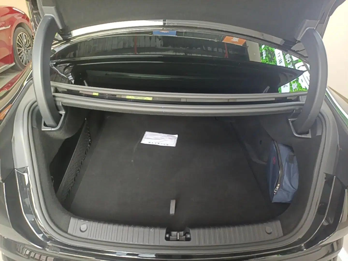 BYD Seal 07 DM-i 2025 DM-i 1.5L 125km Luxury Model — миниатюра 22