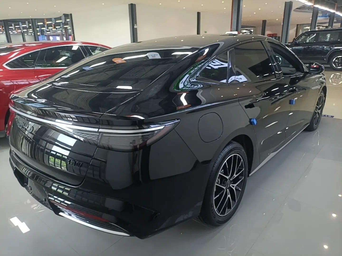 BYD Seal 07 DM-i 2025 DM-i 1.5L 125km Luxury Model — миниатюра 6