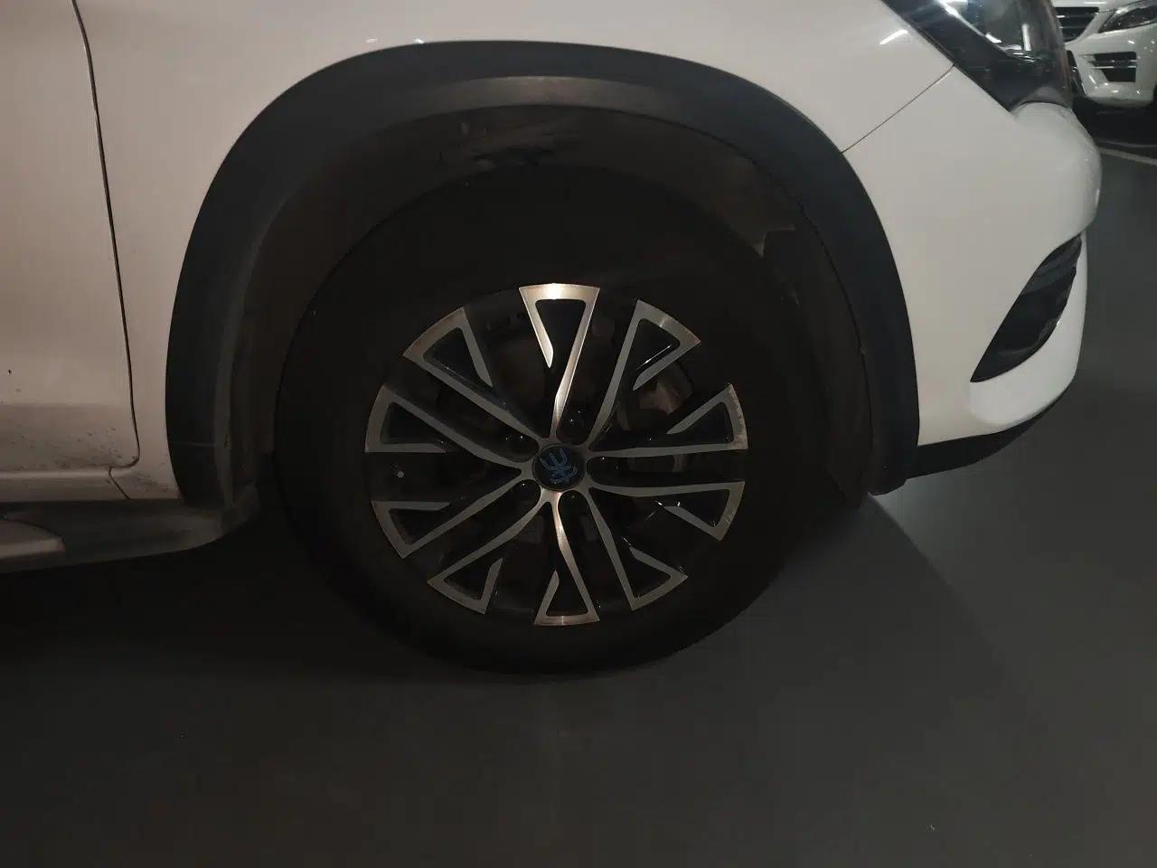 BYD Song New Energy 2017 Song DM 1.5TID All-Wheel Drive Luxury Model — миниатюра 8