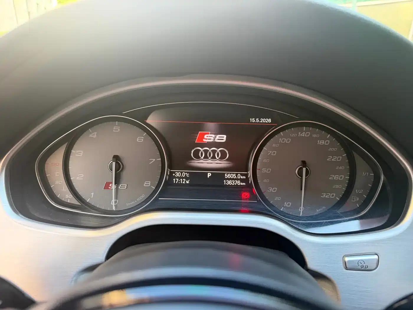 2013 Audi S8 4.0TFSI quattro — миниатюра 4