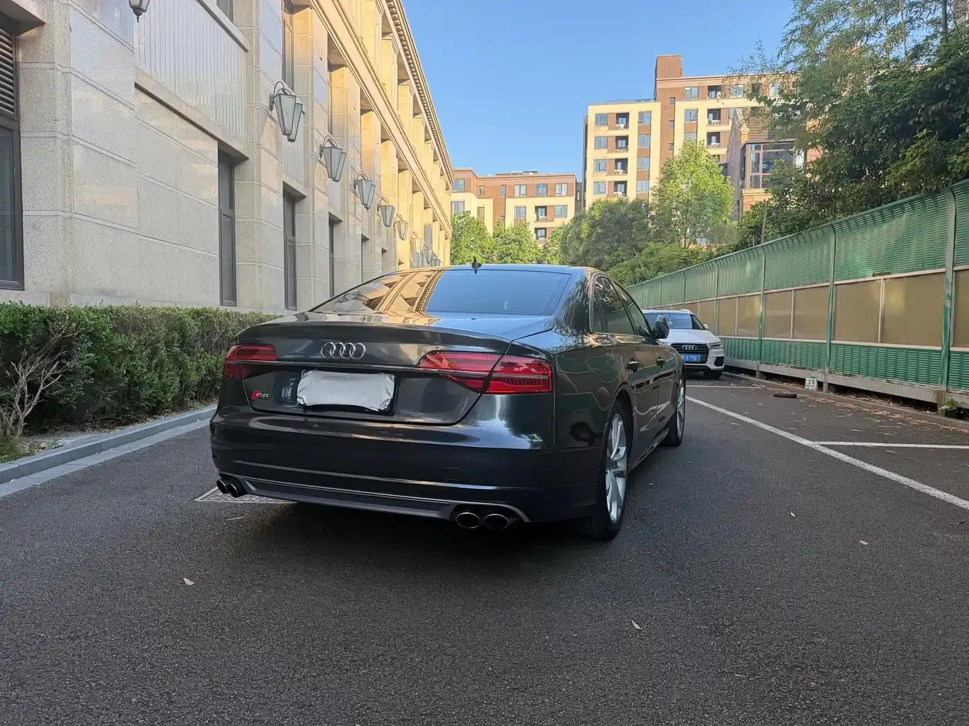 2013 Audi S8 4.0TFSI quattro — миниатюра 10
