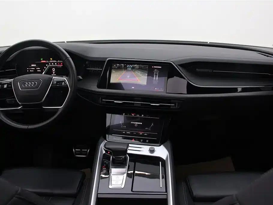Audi Q6 2024 40 TFSI quattro Cloud View Edition, Feathered Forest Package, 7-seater — миниатюра 13