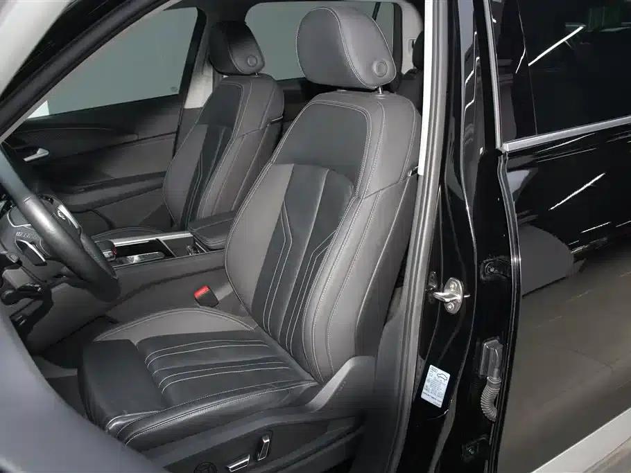 Audi Q6 2024 40 TFSI quattro Cloud View Edition, Feathered Forest Package, 7-seater — миниатюра 17