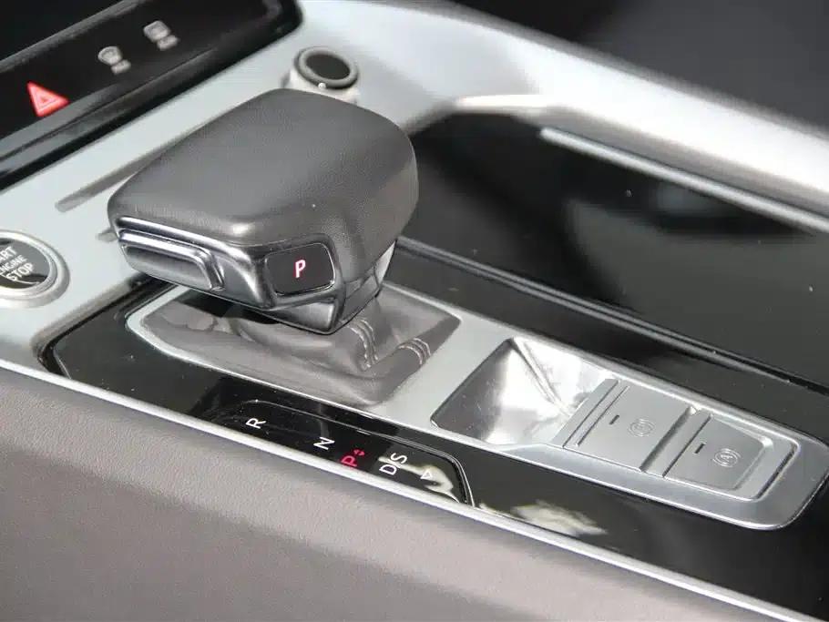 Audi Q6 2024 40 TFSI quattro Cloud View Edition, Feathered Forest Package, 7-seater — миниатюра 20