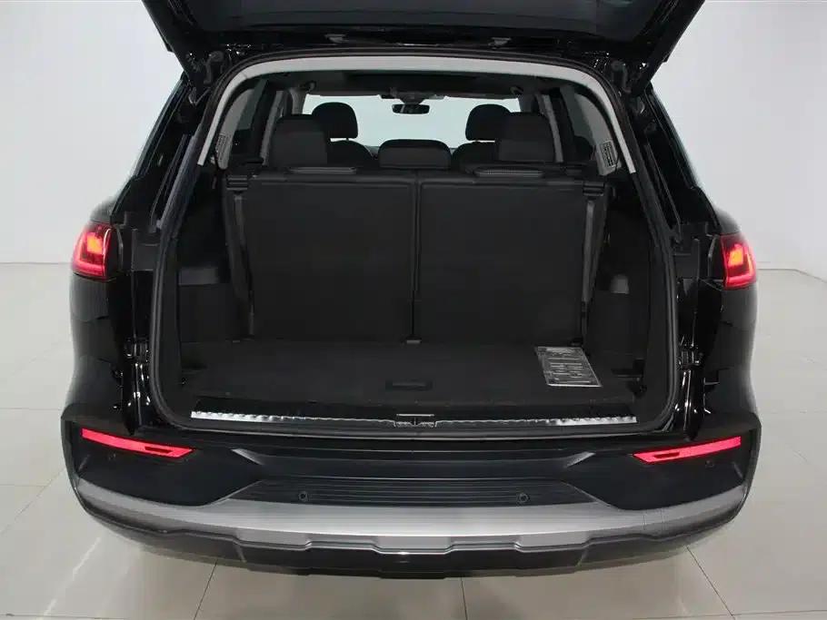 Audi Q6 2024 40 TFSI quattro Cloud View Edition, Feathered Forest Package, 7-seater — миниатюра 25