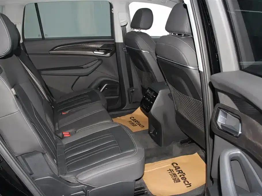 Audi Q6 2024 40 TFSI quattro Cloud View Edition, Feathered Forest Package, 7-seater — миниатюра 29