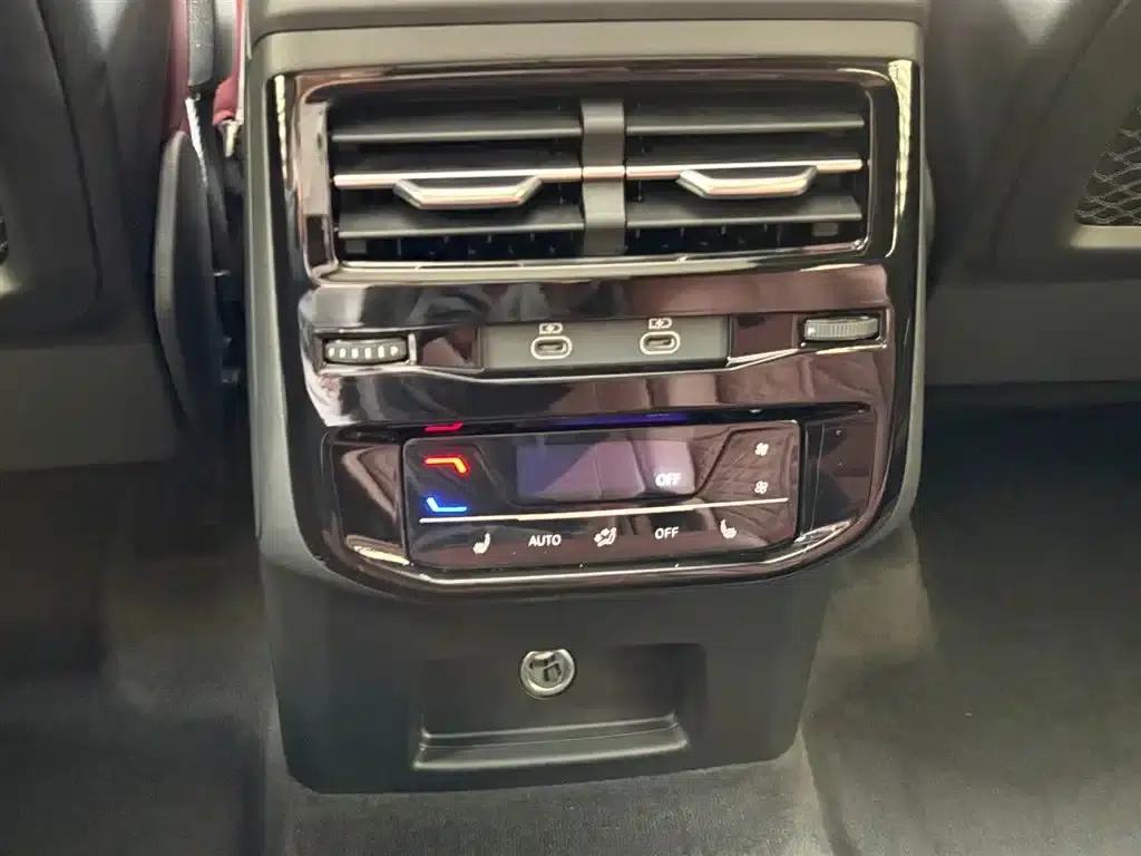 Audi Q6 2023 45 TFSI quattro Qiyun Edition Flying Rider Package — миниатюра 21