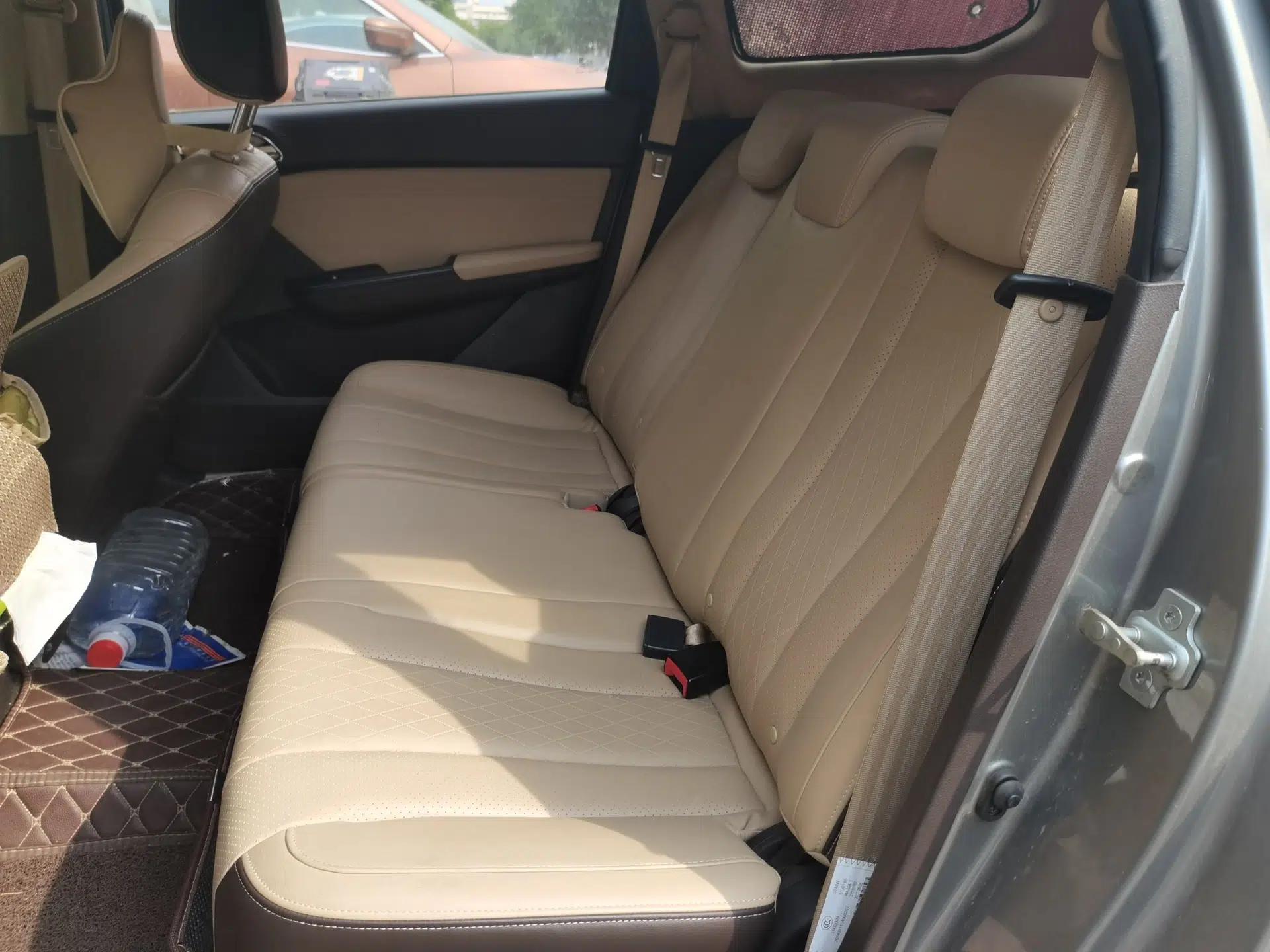 Baojun 310W 2017 1.5L Manual Fashion Model China V — миниатюра 20
