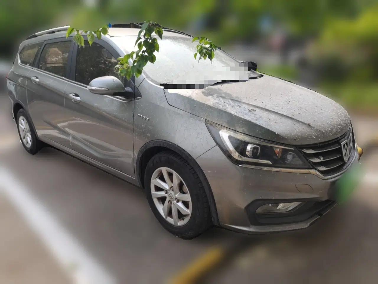 Baojun 310W 2017 1.5L Manual Fashion Model China V — миниатюра 3