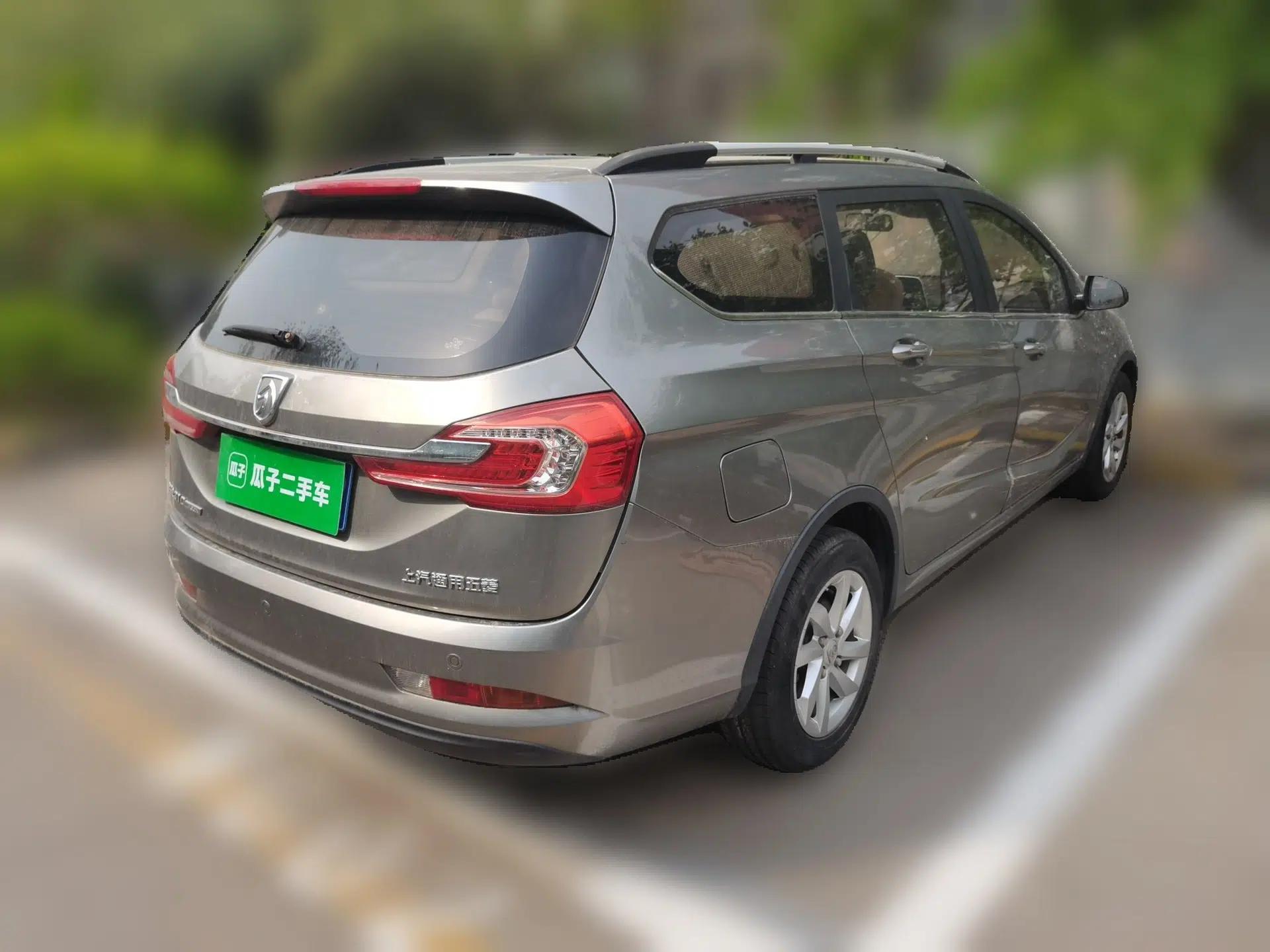 Baojun 310W 2017 1.5L Manual Fashion Model China V — миниатюра 6