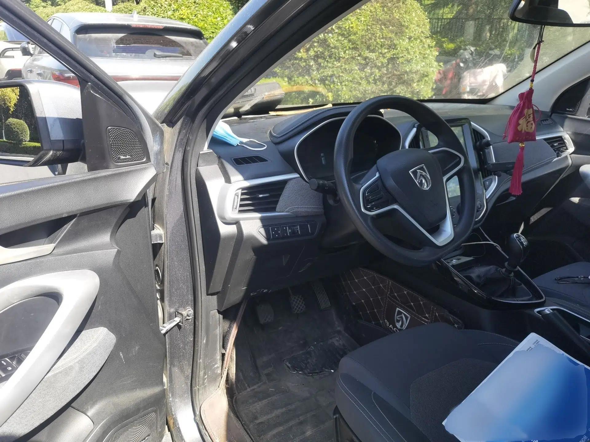 Baojun 530 2021 Global Car Anniversary Edition 1.5T Manual Comfort Version 7 Seats — миниатюра 19