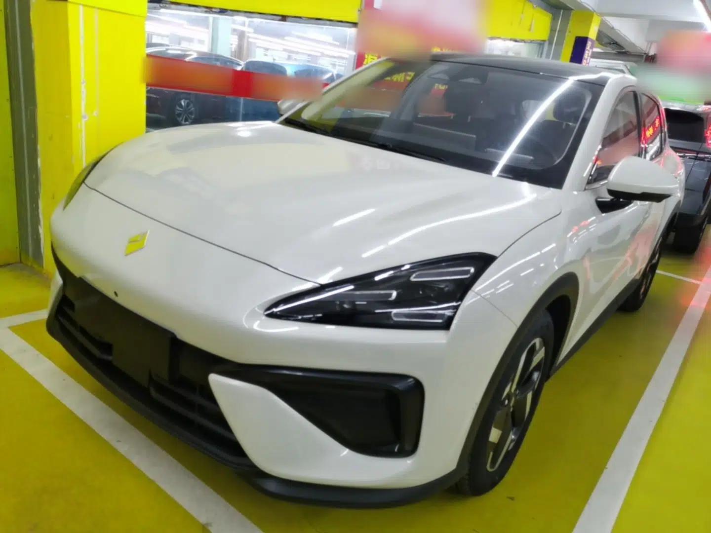 Baojun Yunhai 2024 140km Plug-in Hybrid Version — миниатюра 1