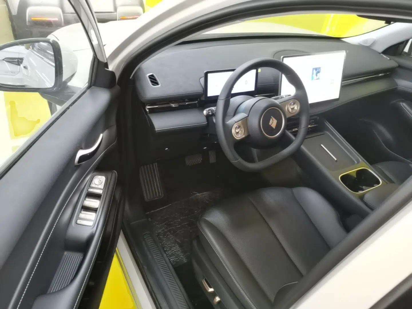 Baojun Yunhai 2024 140km Plug-in Hybrid Version — миниатюра 19