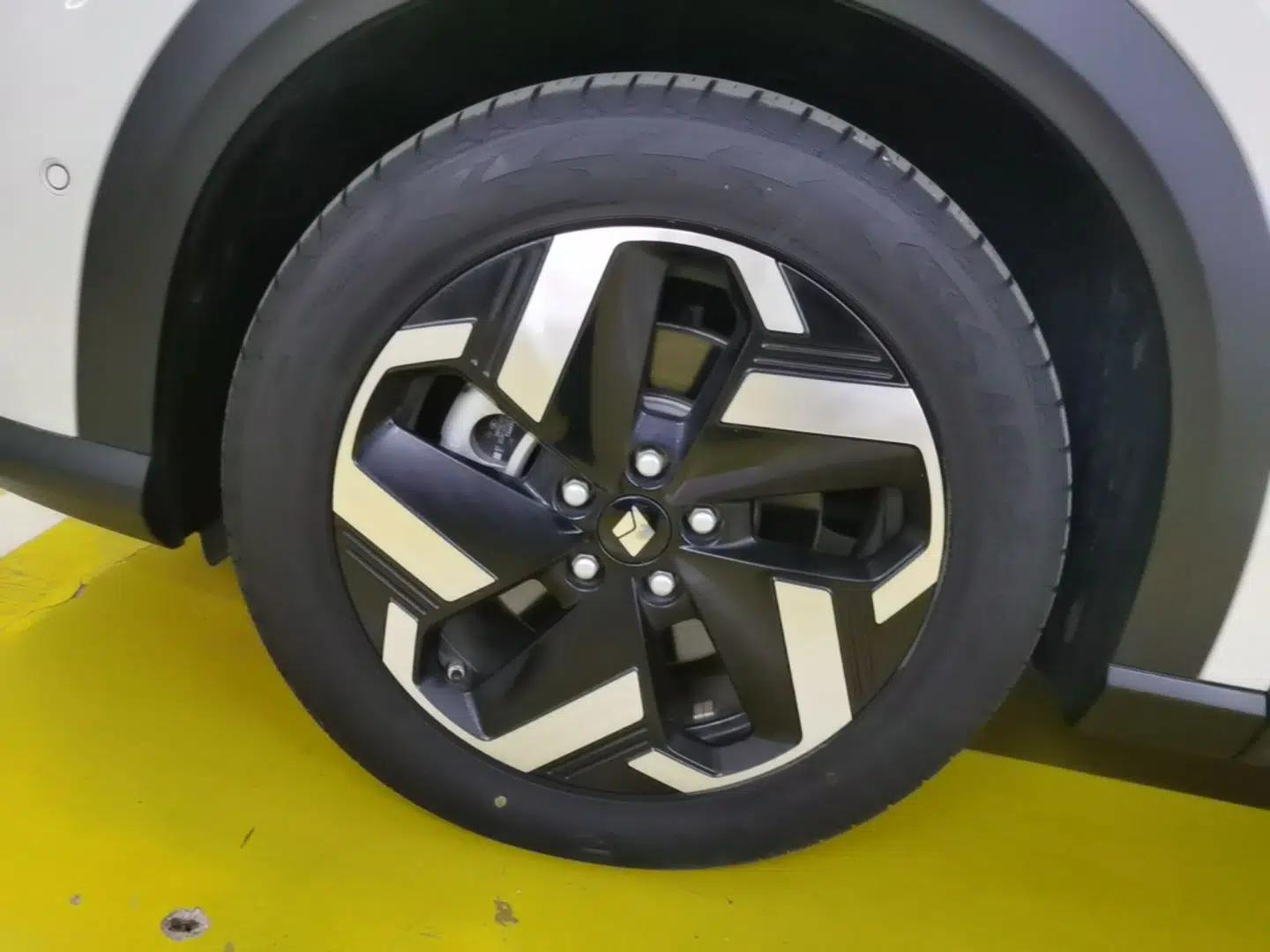 Baojun Yunhai 2024 140km Plug-in Hybrid Version — миниатюра 8