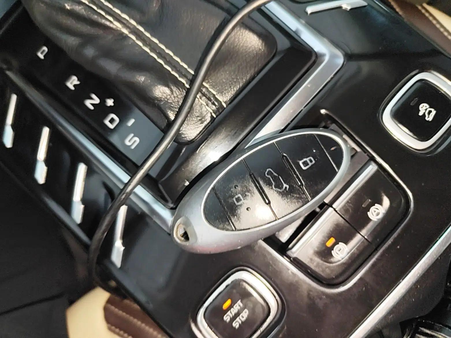 Bestune T77 2019 Facelift 230 TID Automatic Luxury Version China V Emission Standard — миниатюра 12