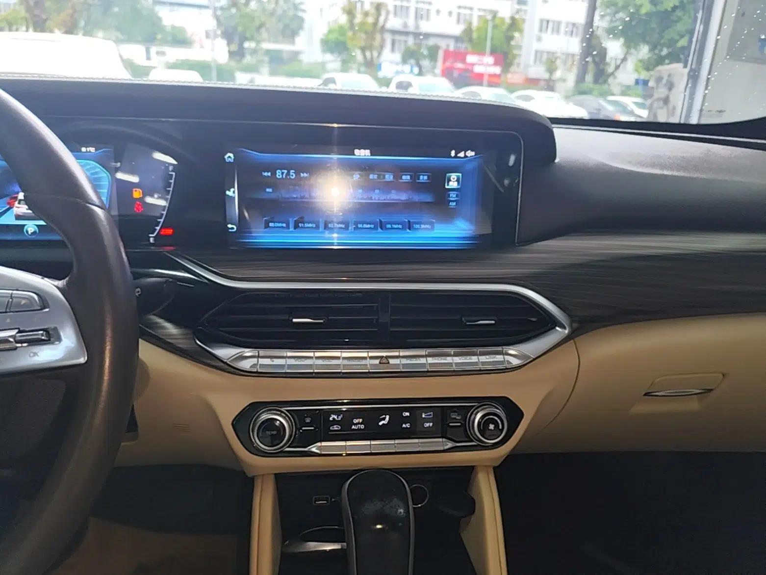 Bestune T77 2019 Facelift 230 TID Automatic Luxury Version China V Emission Standard — миниатюра 16