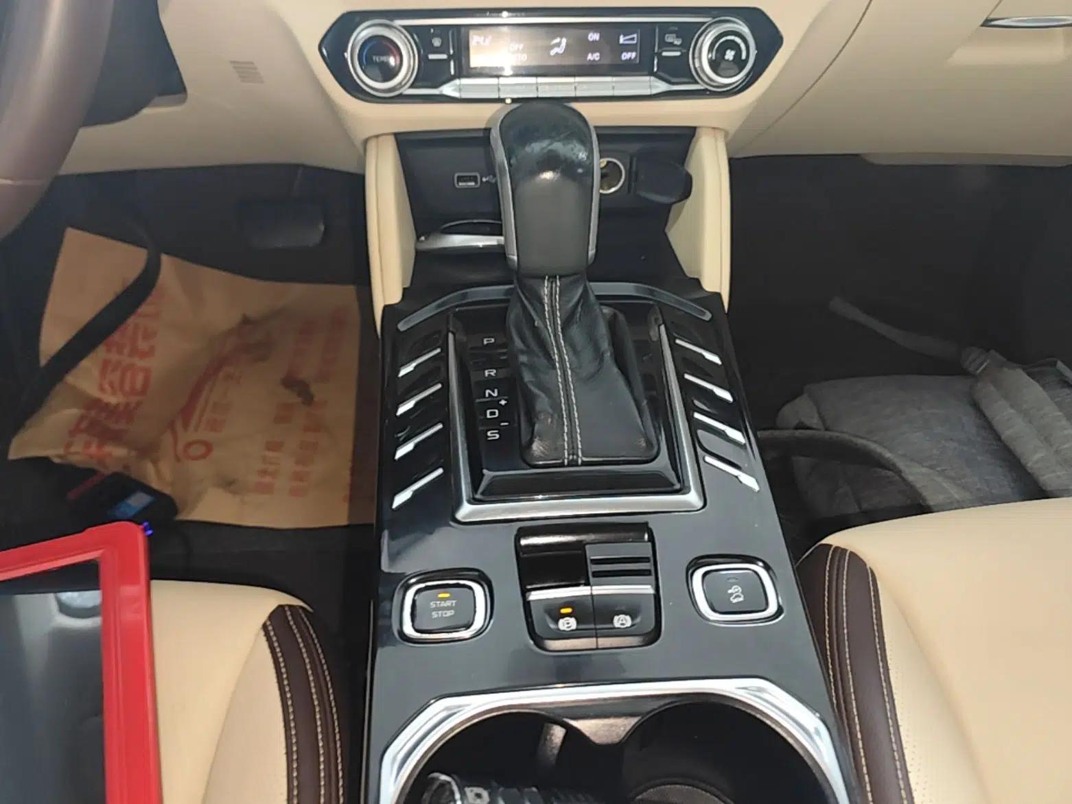 Bestune T77 2019 Facelift 230 TID Automatic Luxury Version China V Emission Standard — миниатюра 17