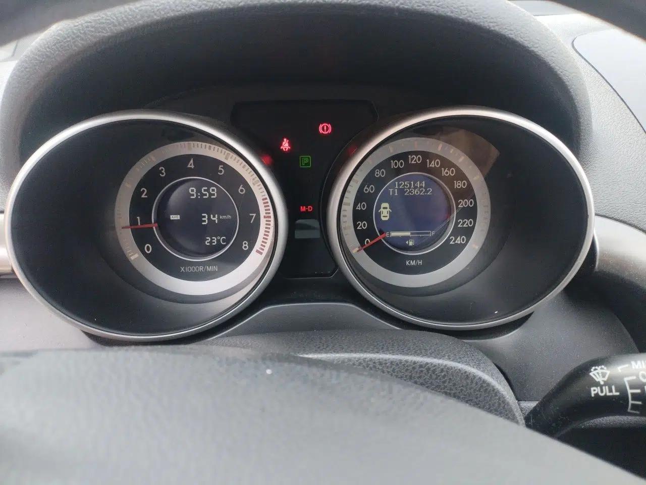 Bestune X80 2015 2.0L Automatic Comfort Anniversary Edition — миниатюра 12