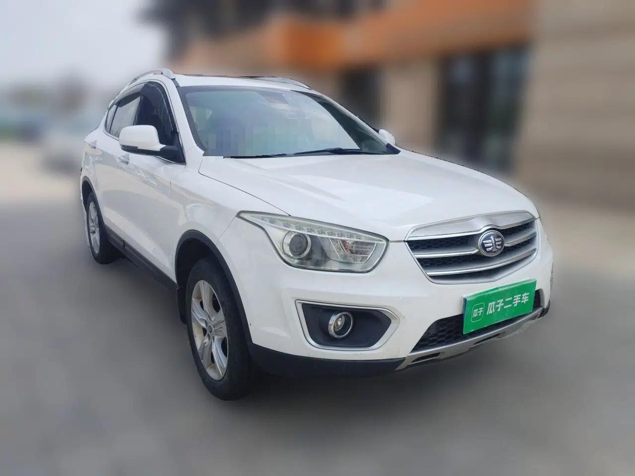 Bestune X80 2015 2.0L Automatic Comfort Anniversary Edition — миниатюра 3