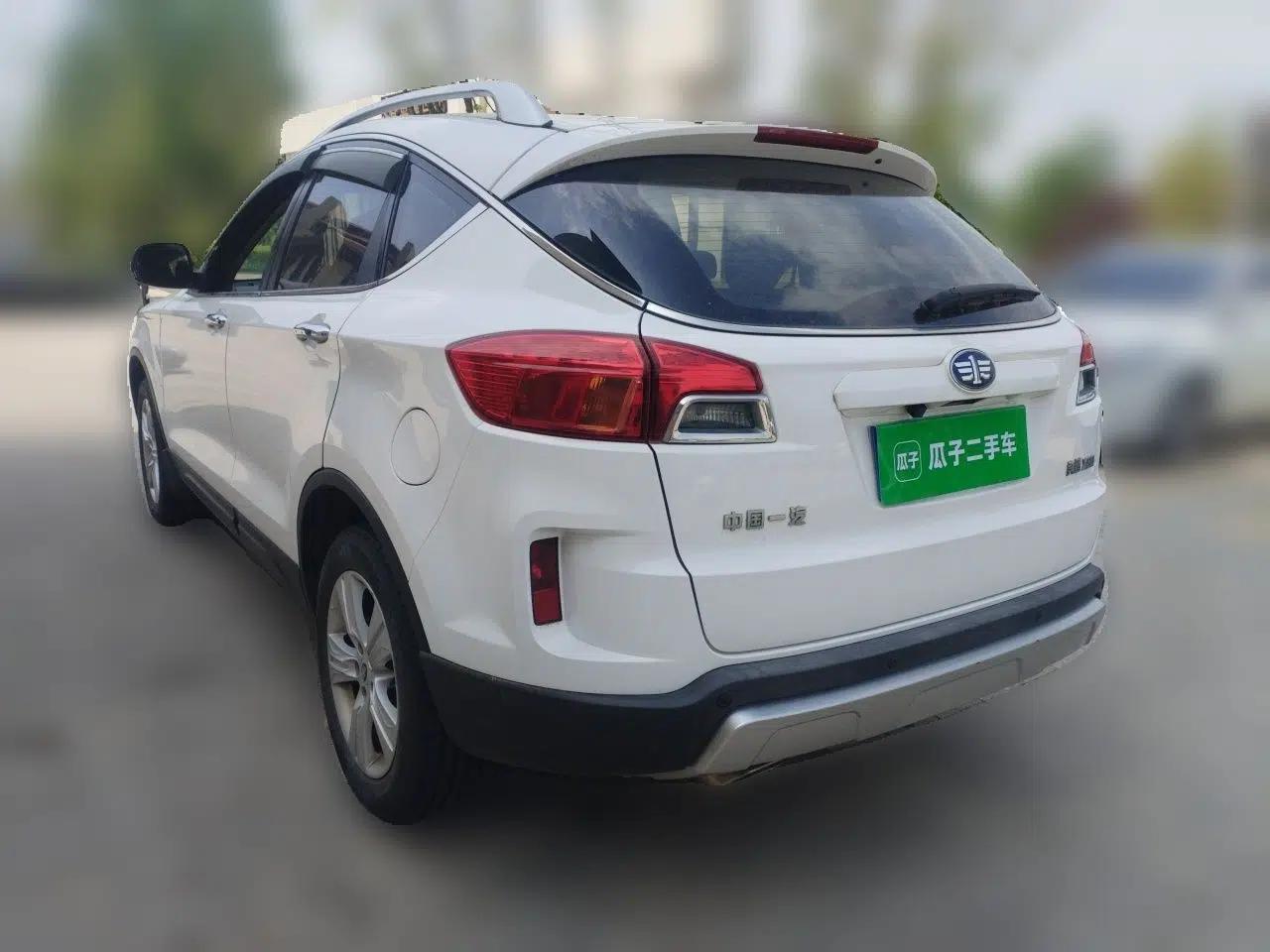 Bestune X80 2015 2.0L Automatic Comfort Anniversary Edition — миниатюра 4
