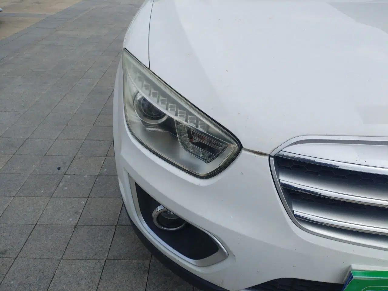 Bestune X80 2015 2.0L Automatic Comfort Anniversary Edition — миниатюра 7