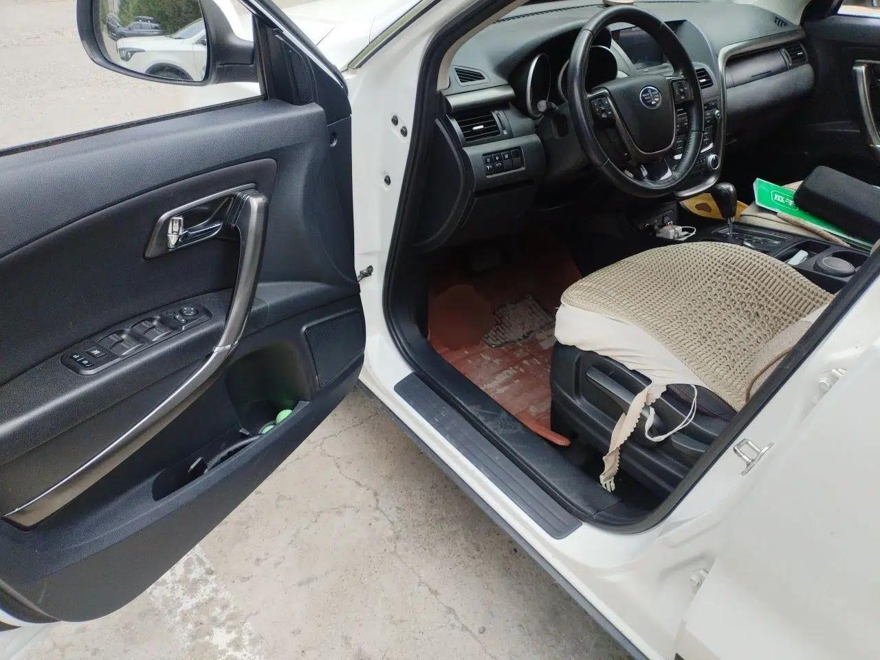 Bestune X80 2015 2.0L Automatic Comfort Anniversary Edition — миниатюра 13
