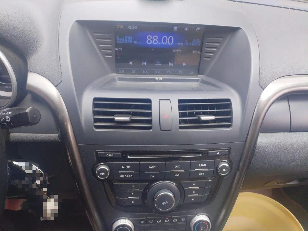 Bestune X80 2015 2.0L Automatic Comfort Anniversary Edition — миниатюра 10