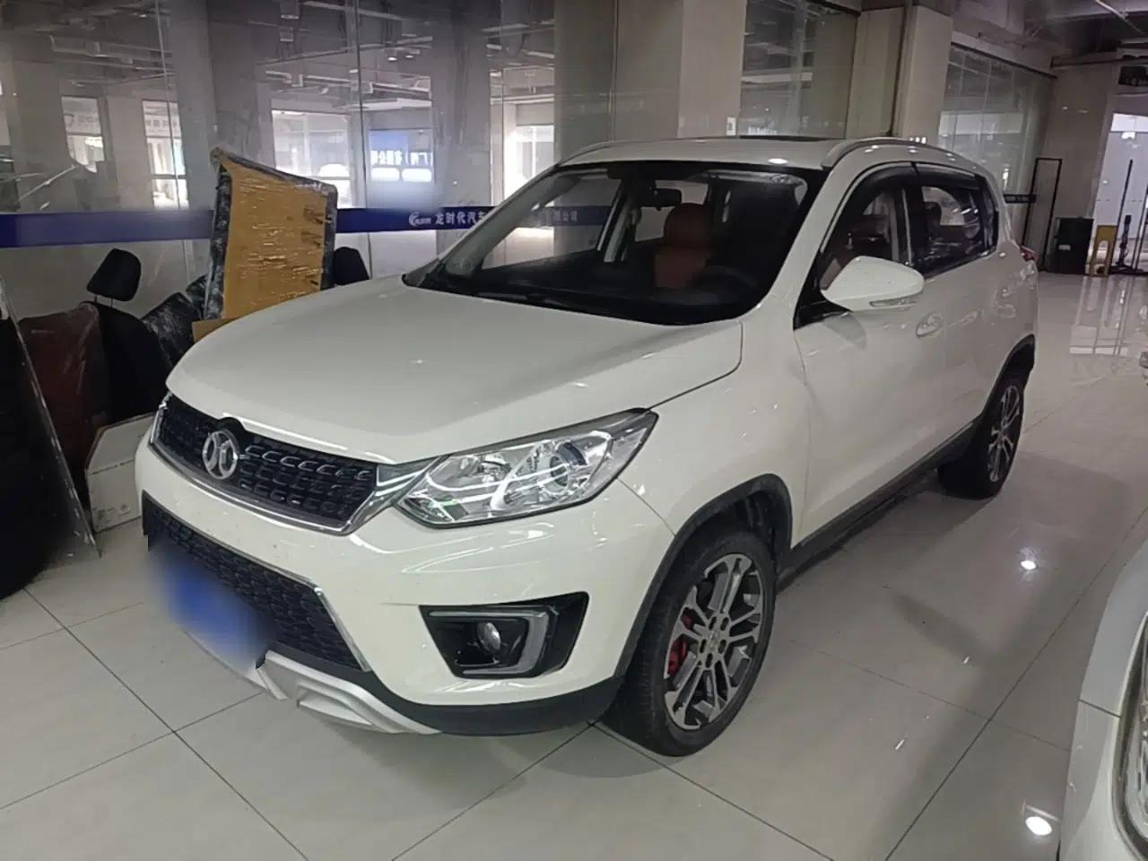 BAIC Senova X35 2016 1.5L Automatic Luxury Edition — миниатюра 1