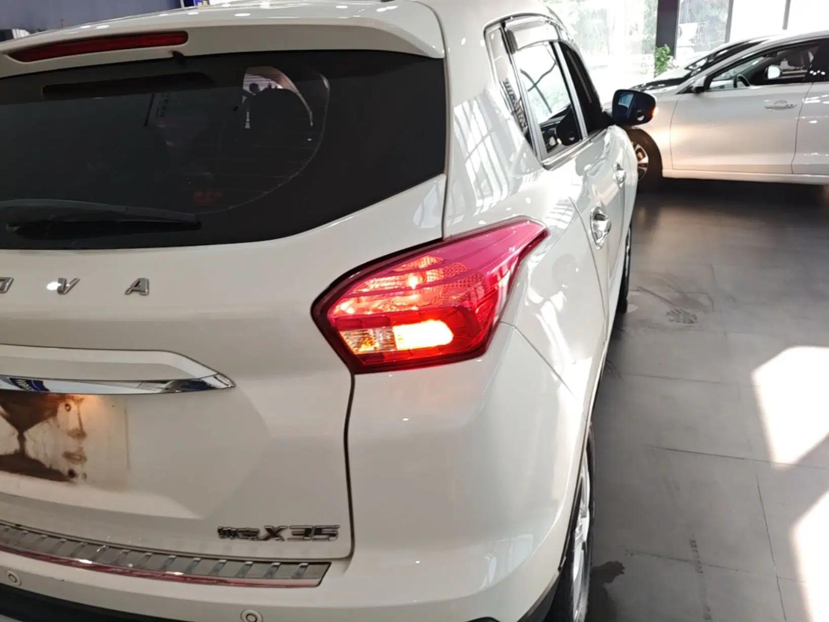 BAIC Senova X35 2016 1.5L Manual Elite Edition — миниатюра 7