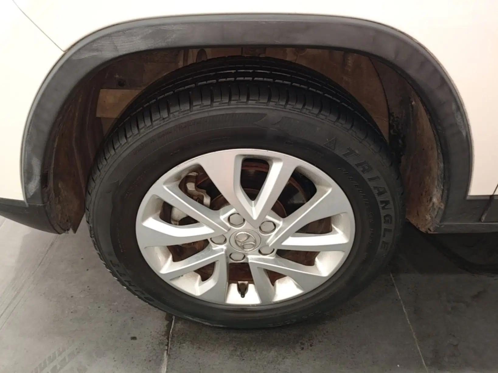 BAIC Senova X35 2016 1.5L Manual Elite Edition — миниатюра 8