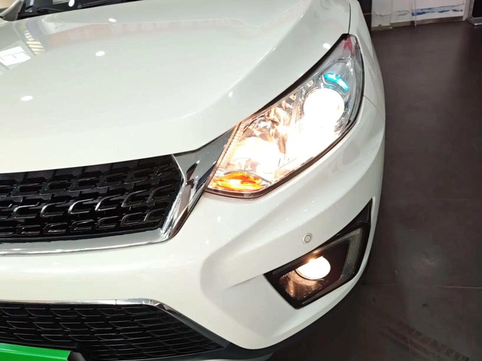 BAIC Senova X35 2016 1.5L Manual Elite Edition — миниатюра 9