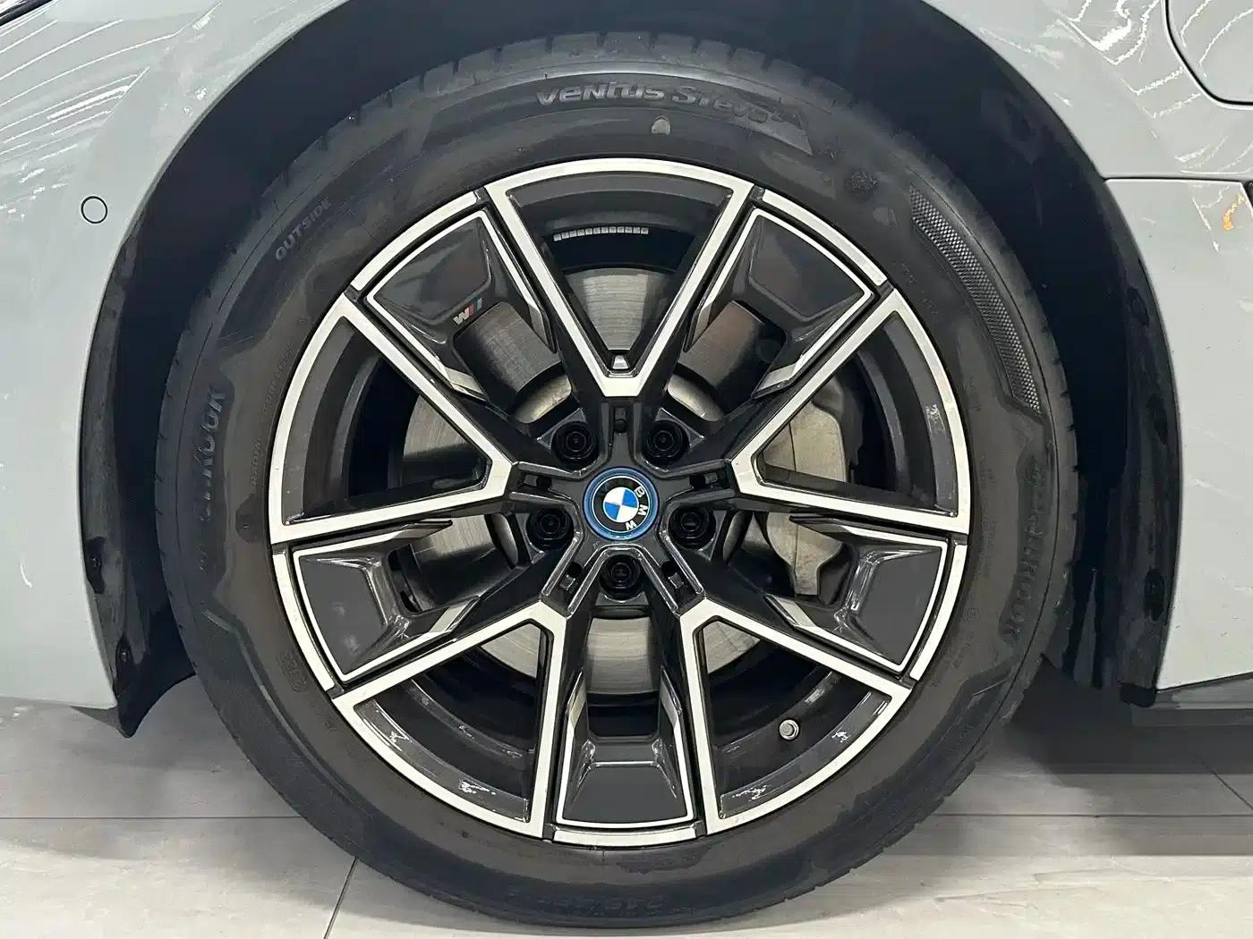BMW i4 2022 eDrive40 — миниатюра 5