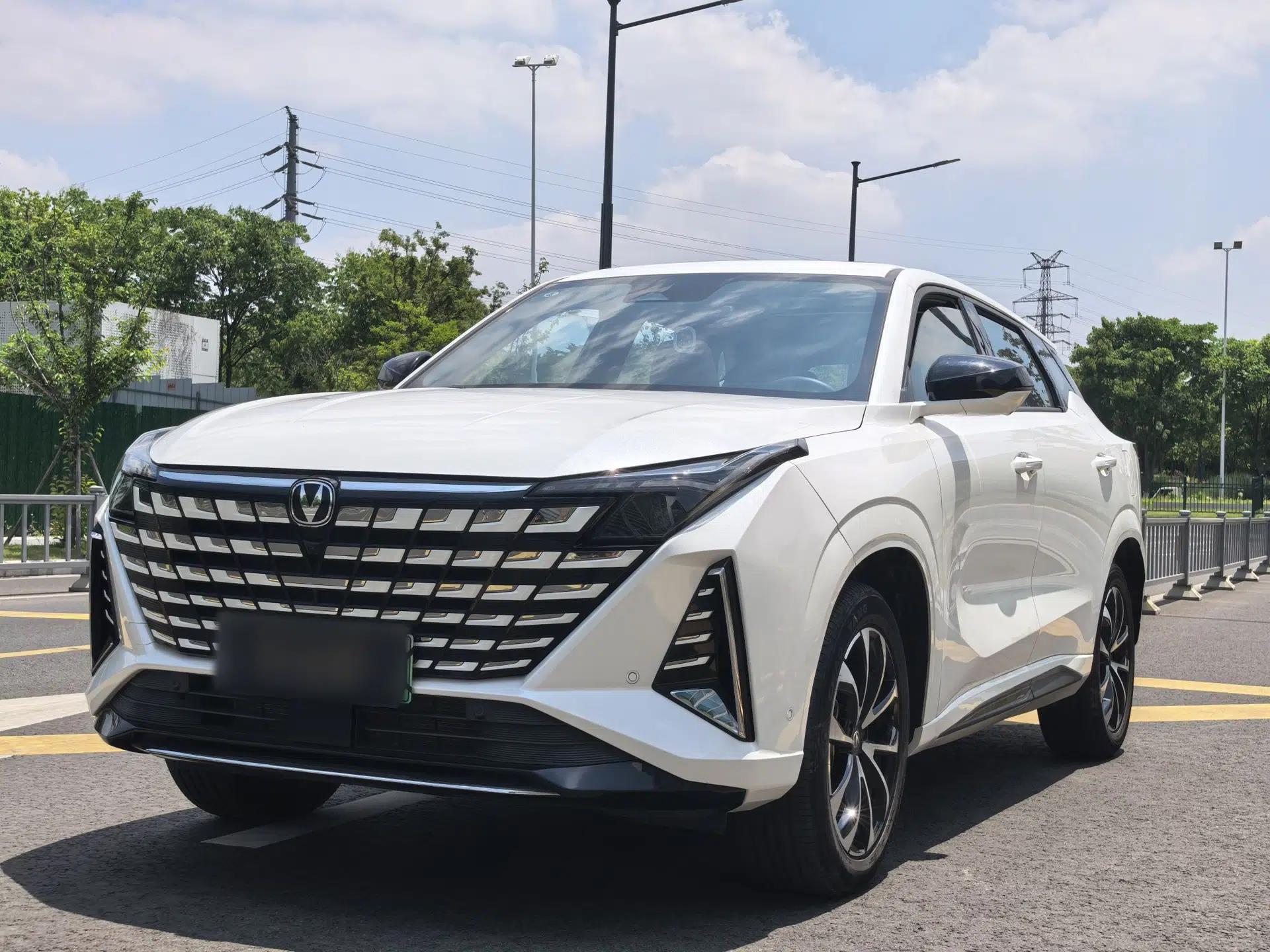 CHANGAN UNI-Z New Energy 2024 Blue Whale Smart Electric iDD 125km Excellence Model — миниатюра 1