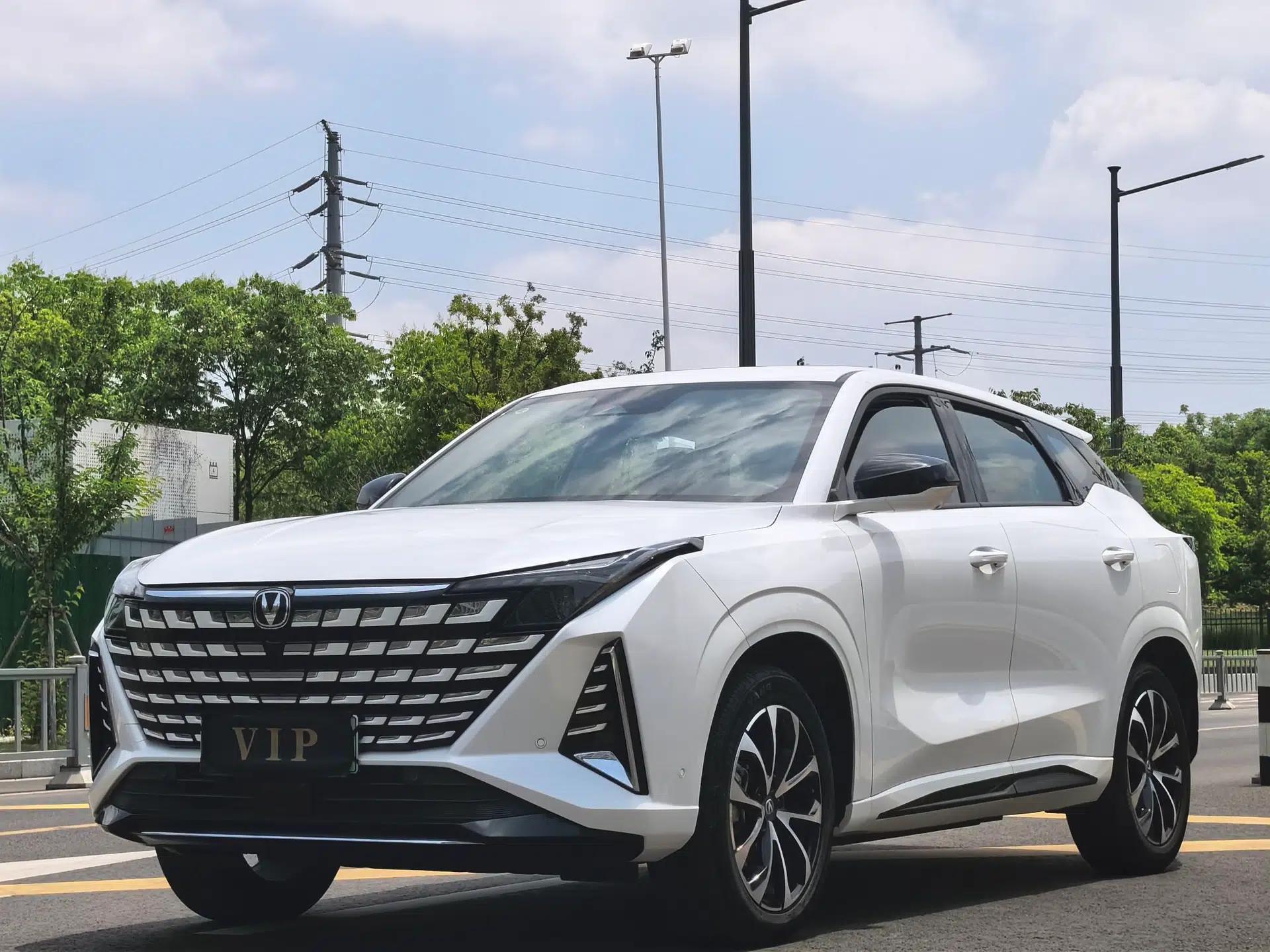 CHANGAN UNI-Z New Energy 2024 Blue Whale Smart Electric iDD 125km Excellence Model — миниатюра 2