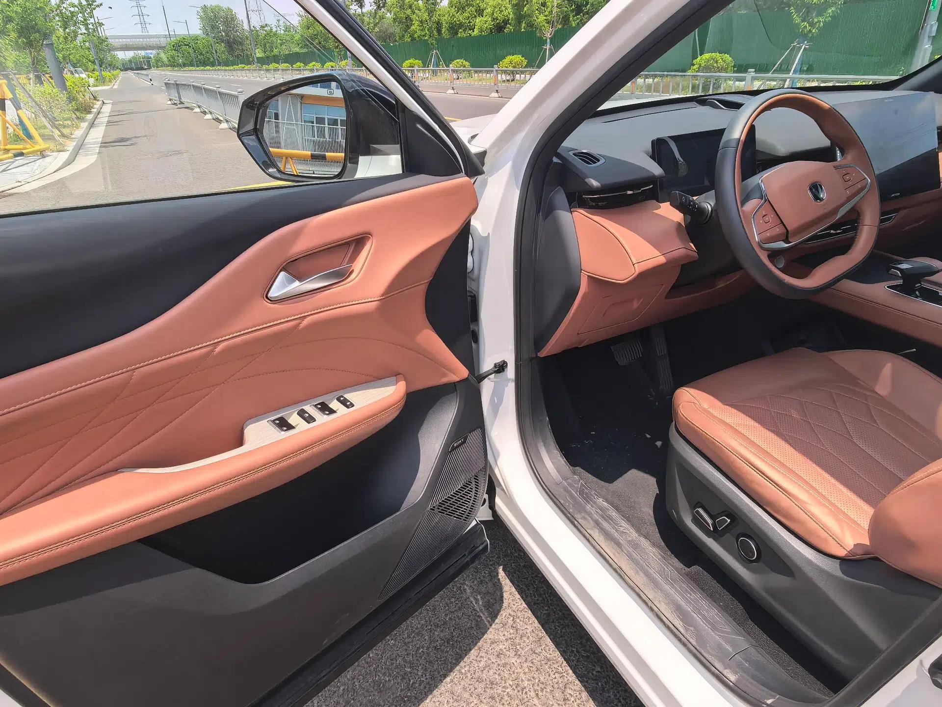 CHANGAN UNI-Z New Energy 2024 Blue Whale Smart Electric iDD 125km Excellence Model — миниатюра 17
