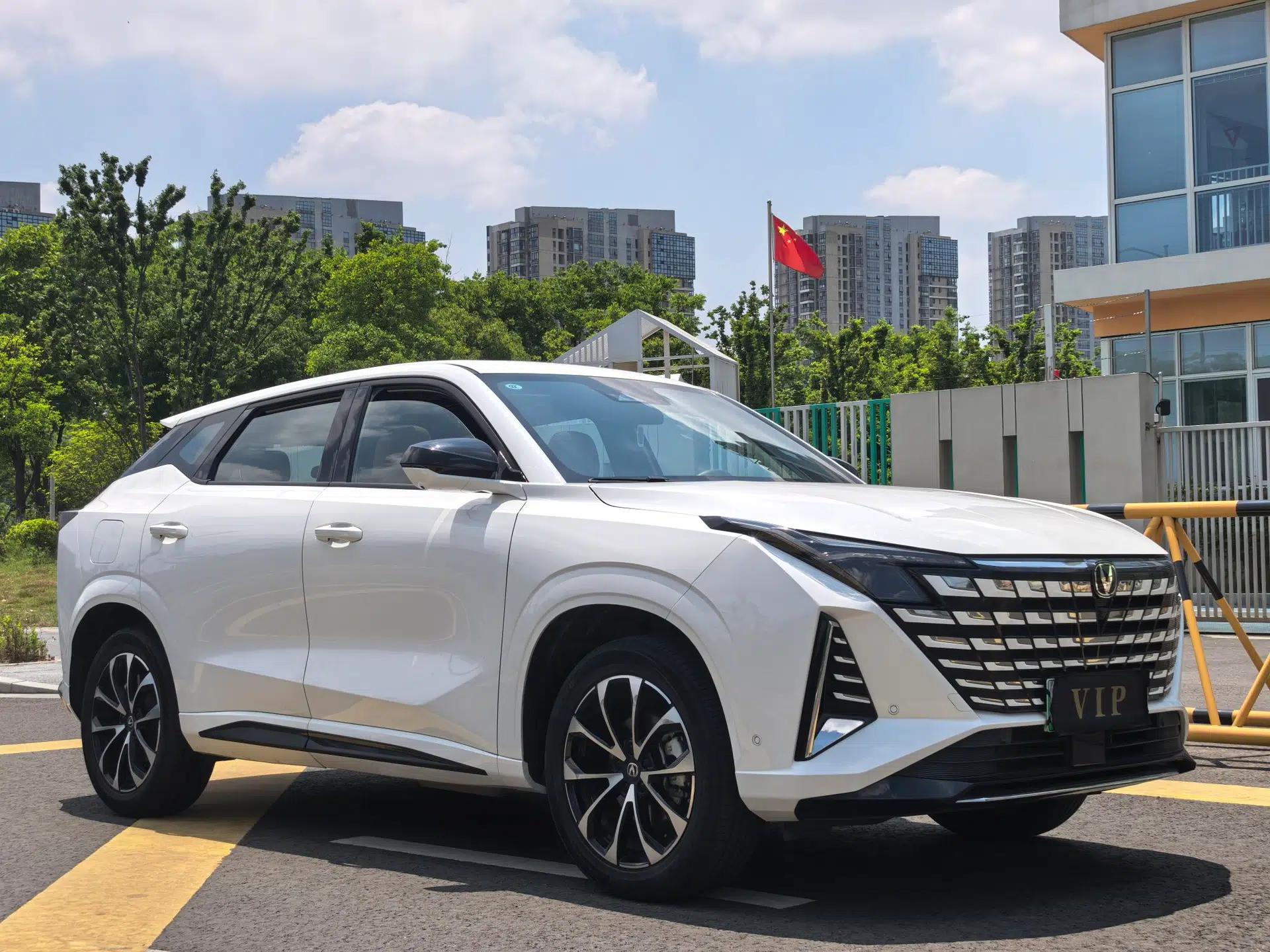 CHANGAN UNI-Z New Energy 2024 Blue Whale Smart Electric iDD 125km Excellence Model — миниатюра 4