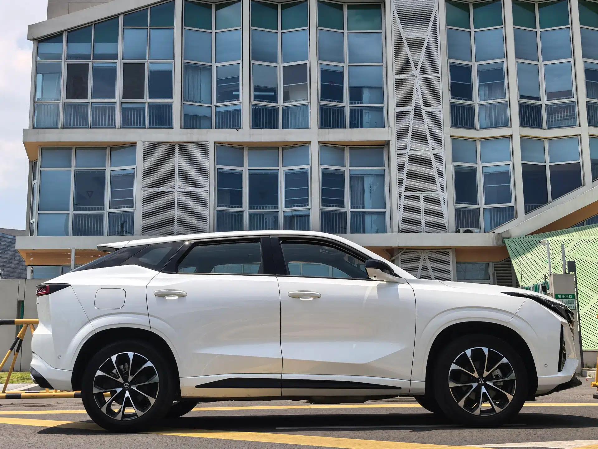 CHANGAN UNI-Z New Energy 2024 Blue Whale Smart Electric iDD 125km Excellence Model — миниатюра 5