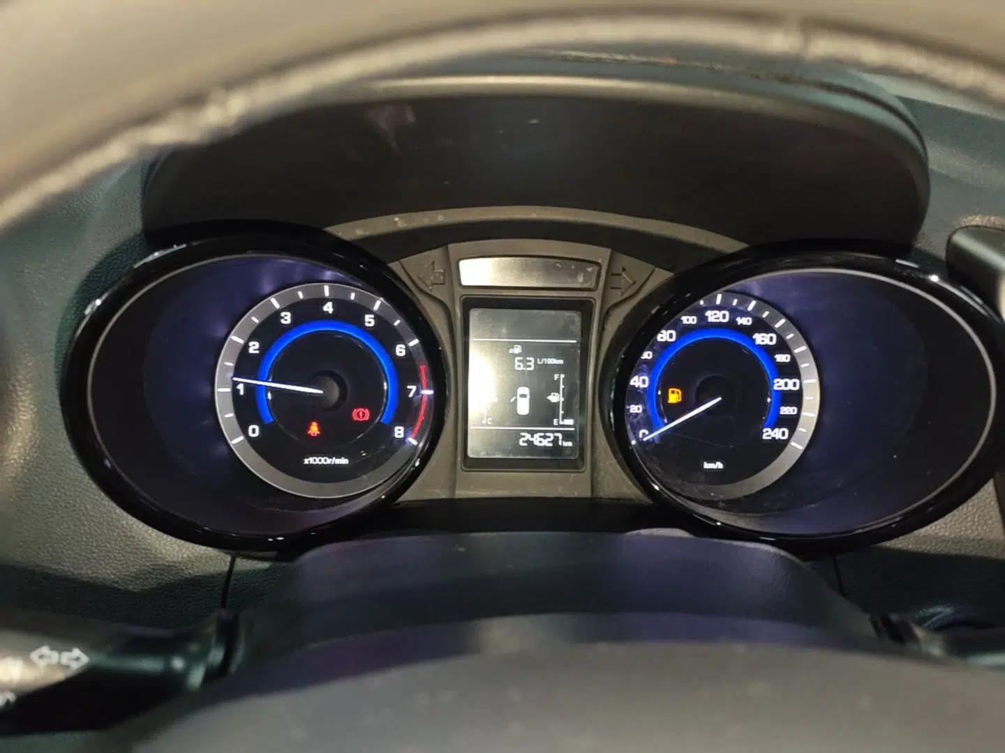 CHANGAN CS15 2016 1.5L Manual Fashion Edition — миниатюра 15