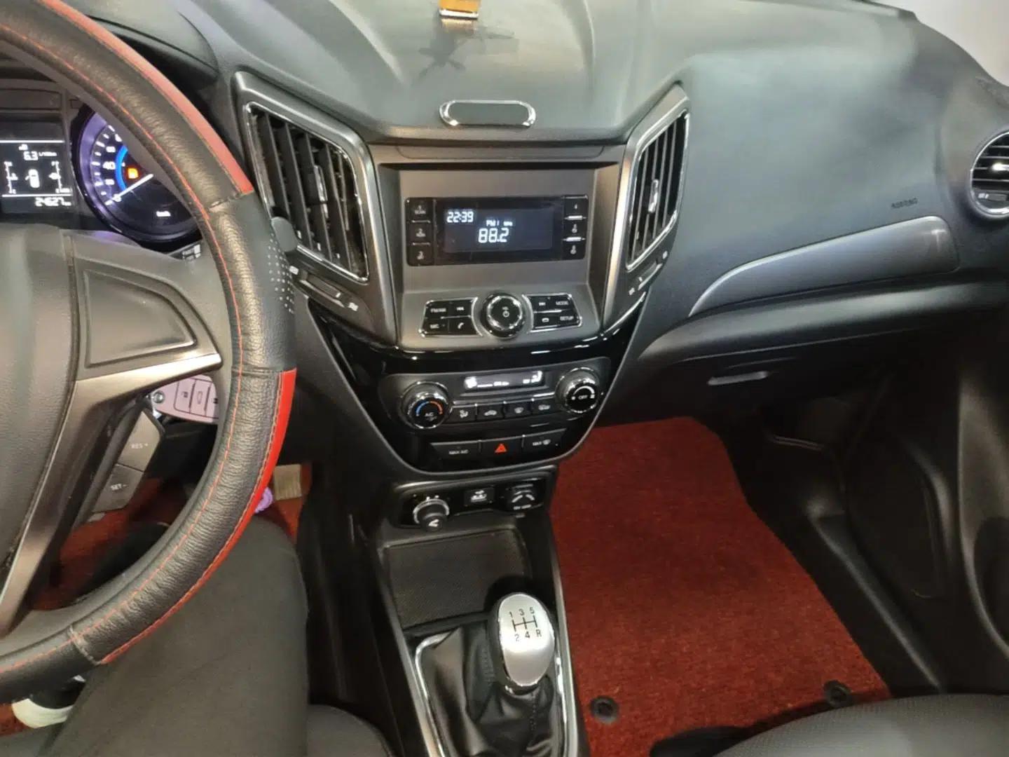 CHANGAN CS15 2016 1.5L Manual Fashion Edition — миниатюра 16