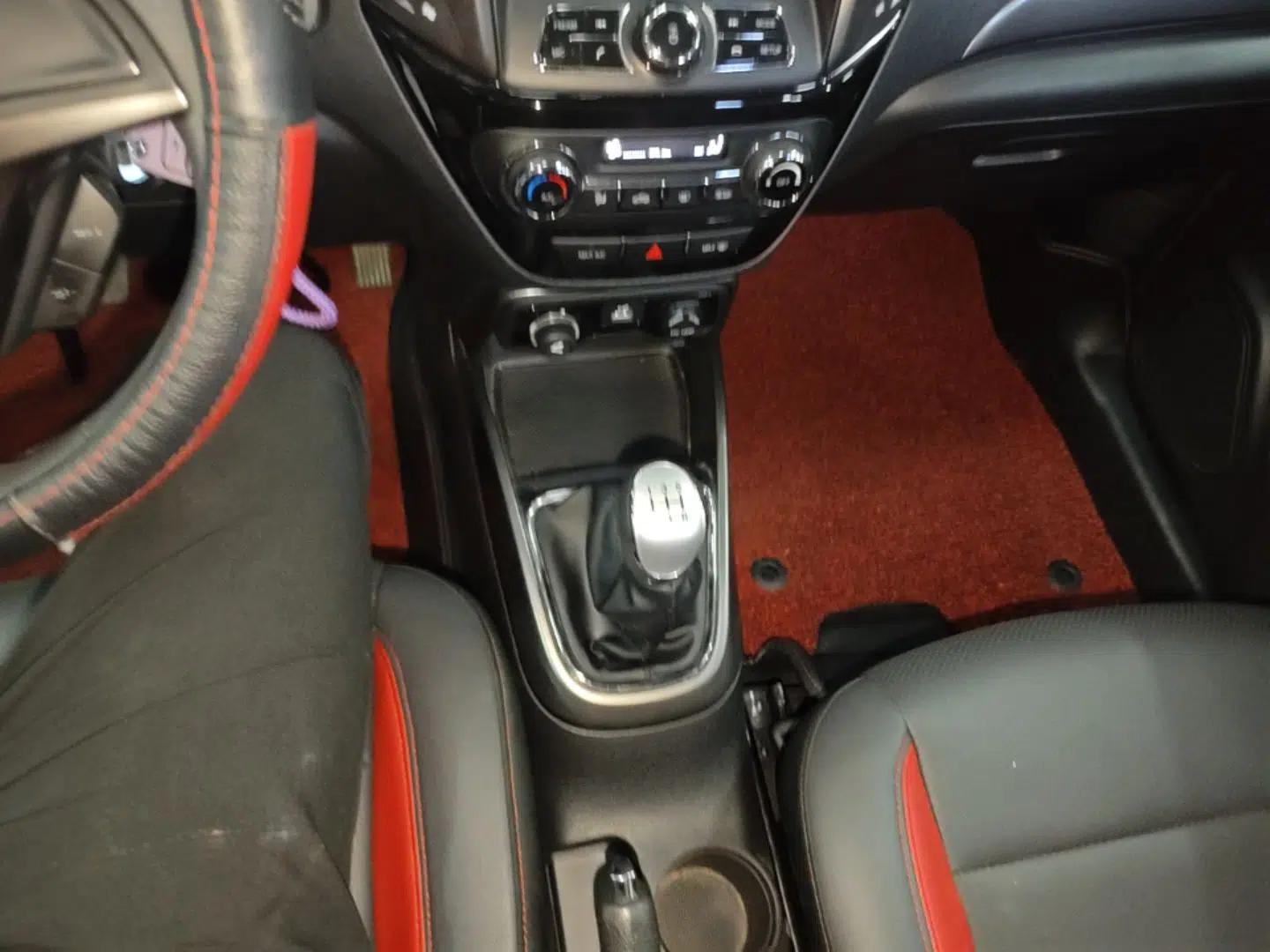 CHANGAN CS15 2016 1.5L Manual Fashion Edition — миниатюра 17