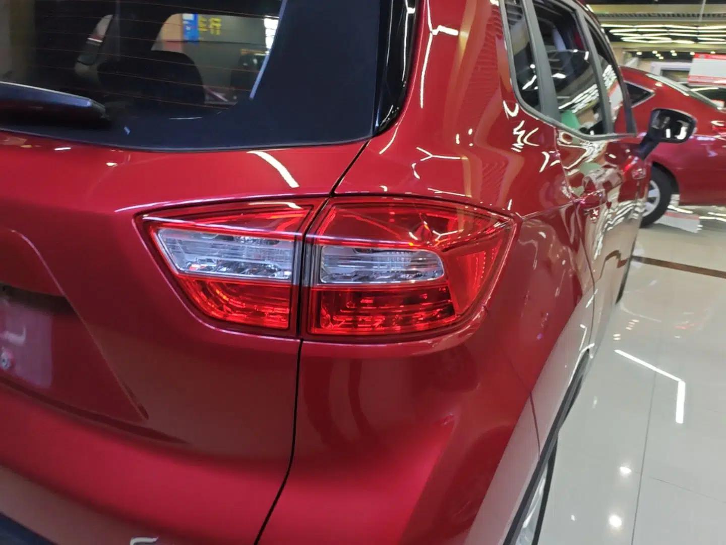 CHANGAN CS15 2016 1.5L Manual Fashion Edition — миниатюра 7