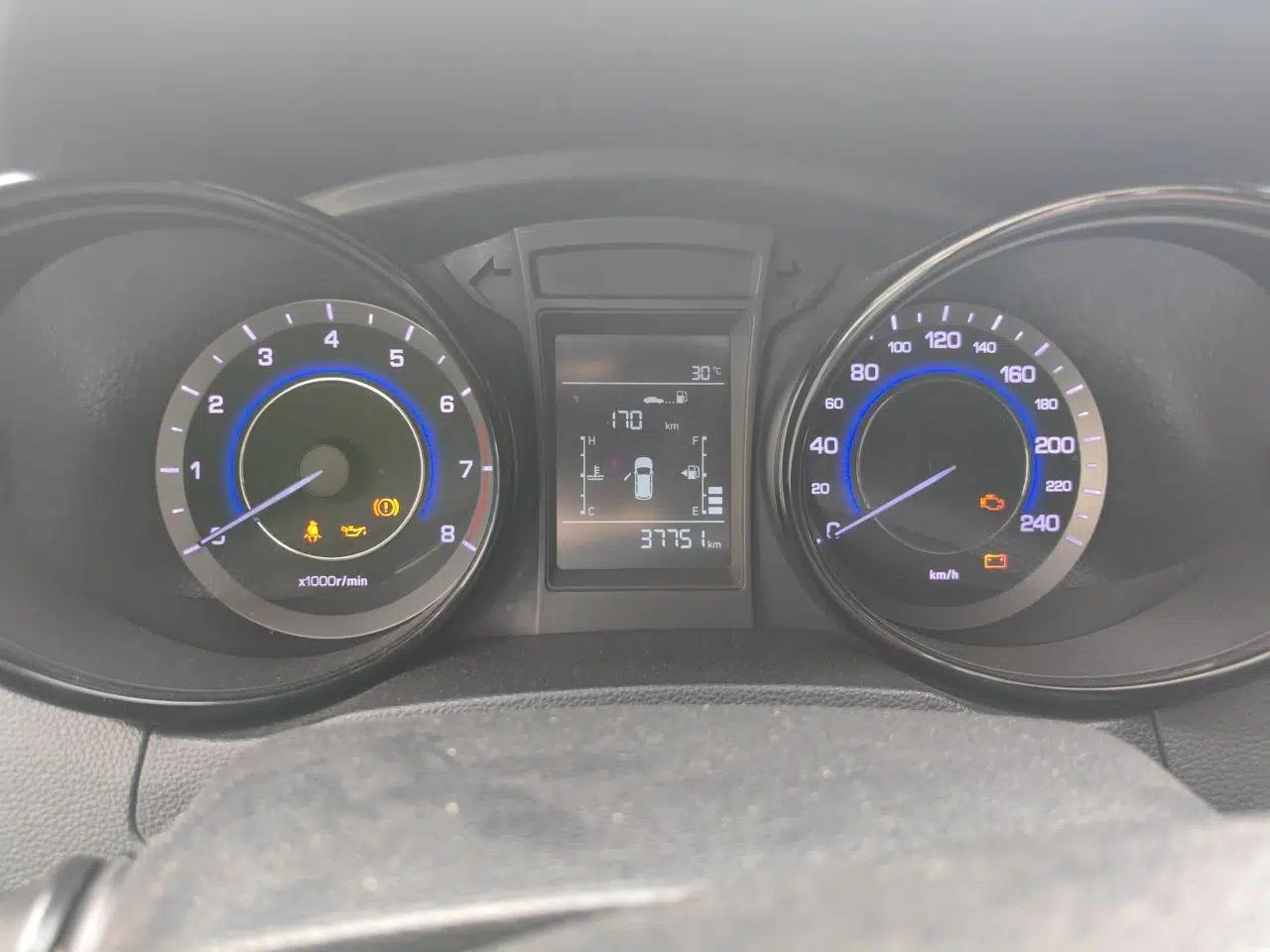 CHANGAN CS15 2016 1.5L Manual Luxury Edition — миниатюра 9