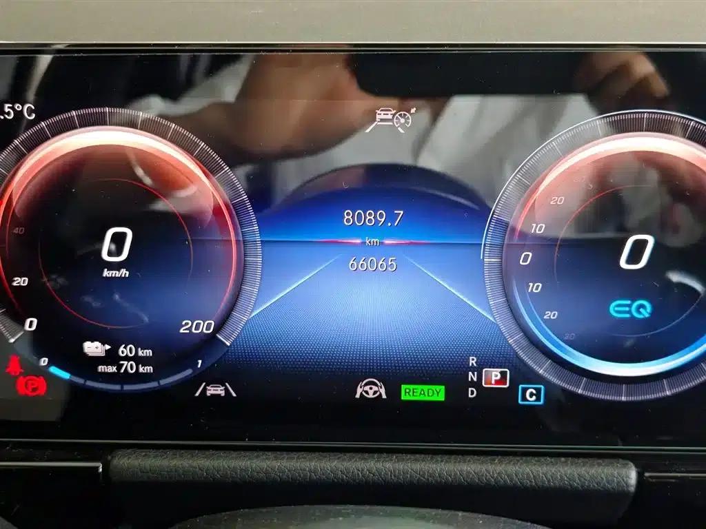 Mercedes-Benz EQA 2022 EQA 300 4MATIC First Edition — миниатюра 12